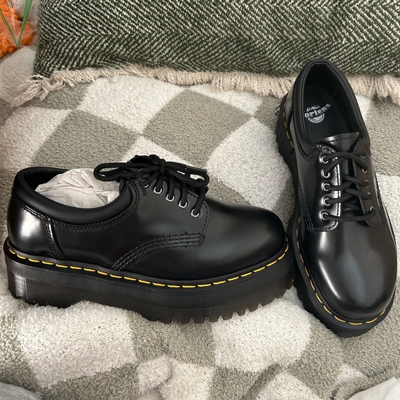 Dr. Martens 8053 Platforms brand new - Picture 1 of 1